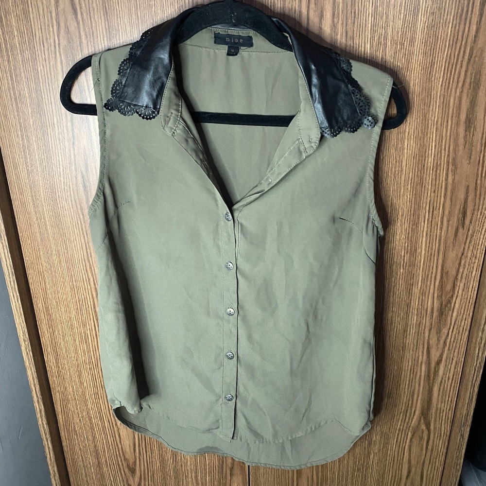 Mine‎ Sleeveless Blouse Women Medium Olive Green Faux Leather Lace Collar Top